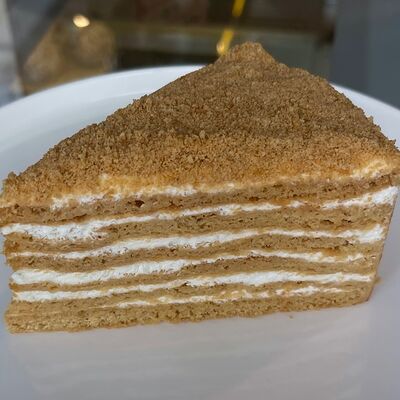 Медовик в Dobro coffee Добро кофе по цене 260 ₽