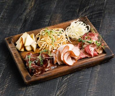 Ассорти закусок к пиву Яндекс в Снегири на Лагерном по цене 1600 ₽