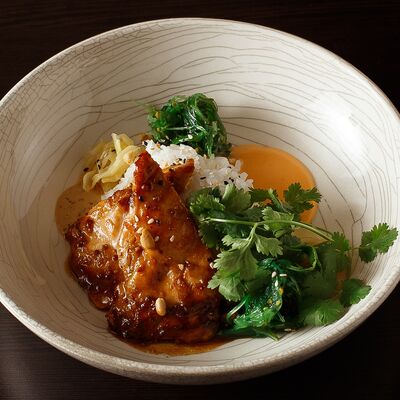 Поке с имбирным цыпленком в Per Se по цене 750 ₽