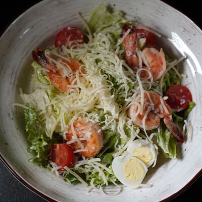 Цезарь с креветками в Рандеву по цене 660 ₽