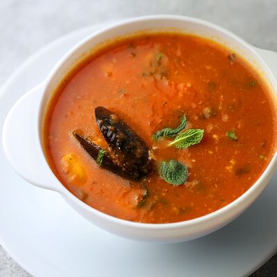 Томатный суп с морепродуктами в Торшер по цене 840 ₽