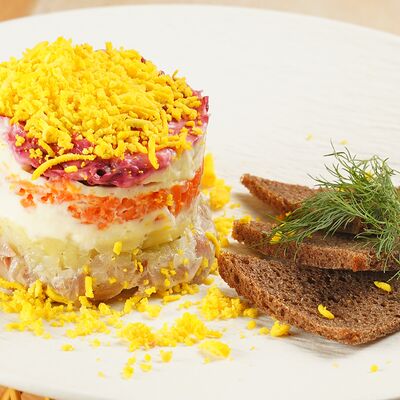 Сельдь под шубойв Кофеварня по цене 549 ₽