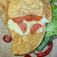 С пепперони и сыром в Чебуречная