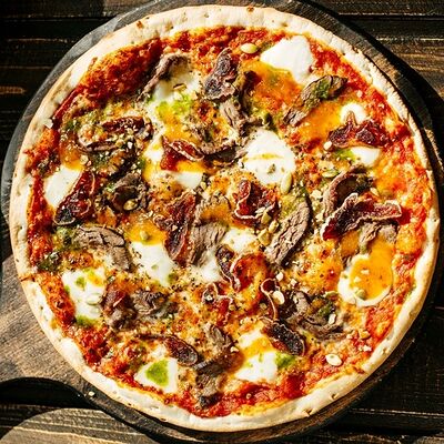 Пицца с хурмой в Перчини на огне по цене 580