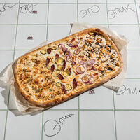 4 мяса полметра в Epic Pizza