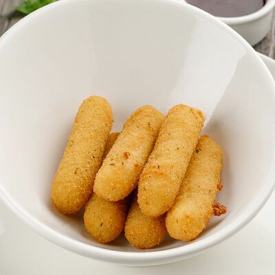 Хрустящие палочки моцарелла в Grizzly Bar по цене 565 ₽