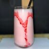 Клубничный молочный коктейль собственного приготовления в Шава Банда по цене 480