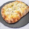 Пицца с фермерскими сырами тольяттинской сыроварни Paniere в The Brasserie по цене 870