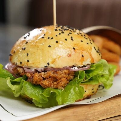 Порк Burgerв Momoo по цене 18 р.