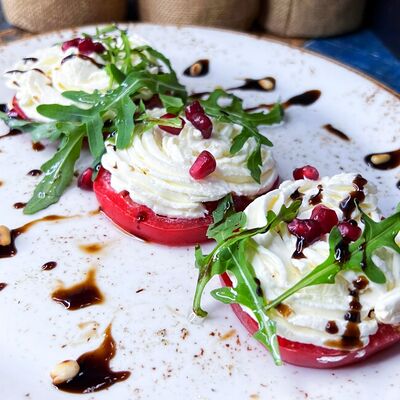 Помидоры фаршированные в Лесная поляна по цене 860 ₽