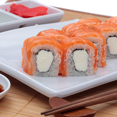 Ролл Филадельфия классикав Sushiwoker по цене 880 ₽