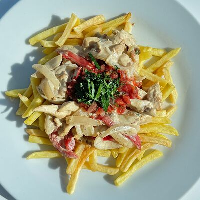 Сковородка с телятинойв Рукоста по цене 710 ₽