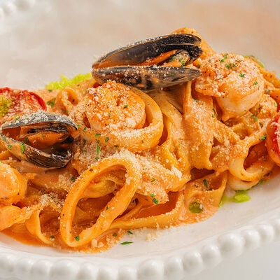 Паста с морепродуктами в Morricone pizza & wine по цене 830 ₽