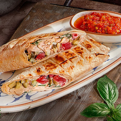 Шаурма с курицей в Урюк по цене 590 ₽