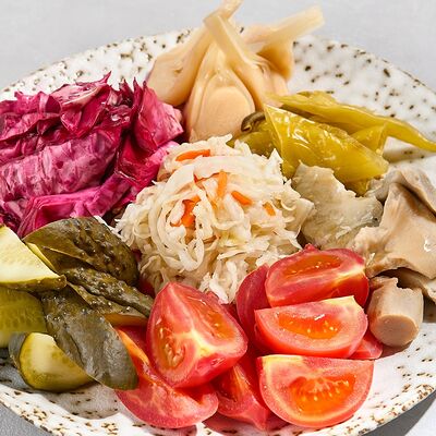 Ассорти домашних солений в Гастробар DOM по цене 690