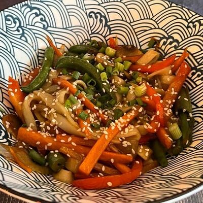 Удон с овощами в Kekou Вкусная еда по цене 230 ₽