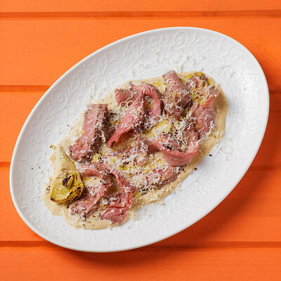 Вителло тоннато с артишоками и пармезаном в Сорренто by Novikov по цене 990 ₽