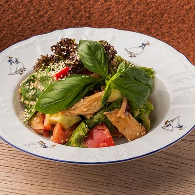 Салат с курицей в имбирной заправкев 12 cafe по цене 380 ₽