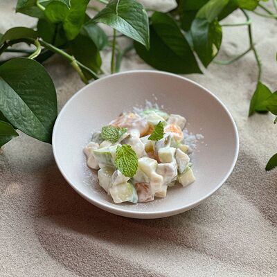 Фруктовый салат, йогурт в Offshore по цене 190 ₽