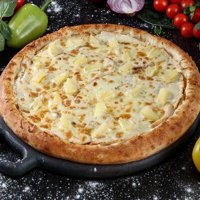 Пицца Ананас и Курица 30 см в Loca Pizza по цене 930 ₽