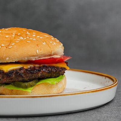 Чизбургер в Гурман по цене 270 ₽