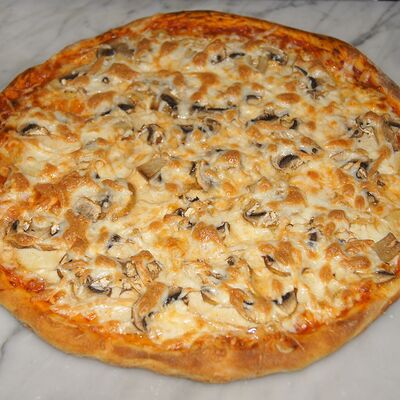 Пицца Куриная в Шашлыки & Пироги по цене 490 ₽