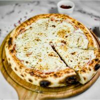 Пицца Карбонара (30 см) в Restobar Первый & Ресторан доставки Личный повар