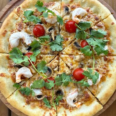 Пицца Том ямв JOY FOOD & WINE по цене 950 ₽