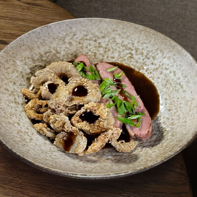 Утиная грудка с хрустящими вешенками в БарТо по цене 1035 ₽