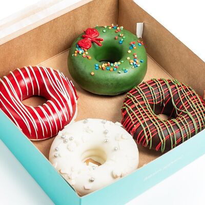 Набор новогодних донат-кейков в Ромбаба по цене 745 ₽