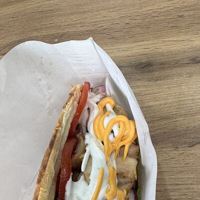 Дог с курицейв Shaurma на районе по цене 400 ₽