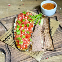 Запеченная телячья грудинка со стейком из баклажан в Ramada