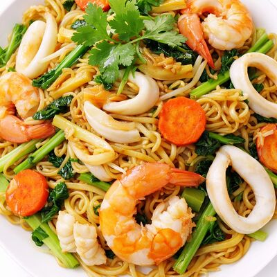 Лапша Ми Том Хай Сан в Food Hanoi по цене 690 ₽