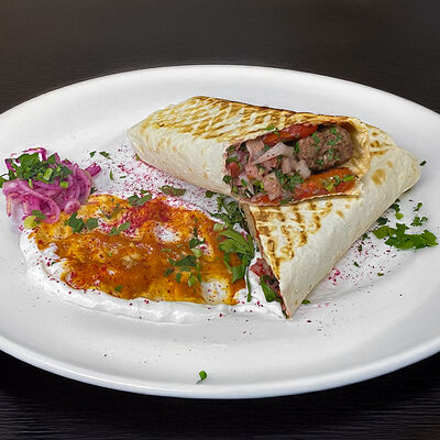 Люля-дурум с бараниной в Armud Kebab по цене 337 ₽