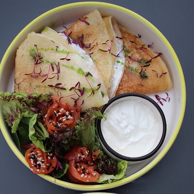 Блинчики с лососем в Cream Soda по цене 590 ₽