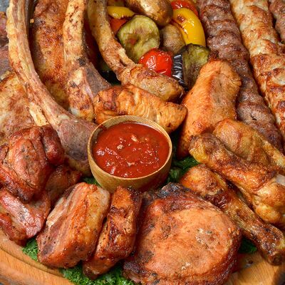 Ассорти в Шашлычный дворик по цене 5940 ₽