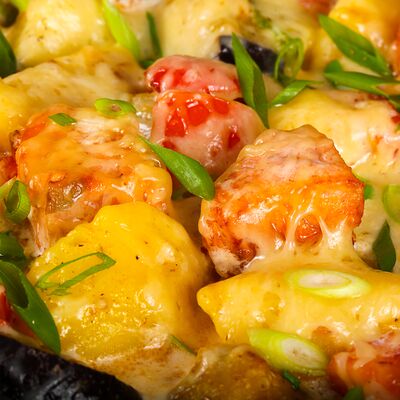 Сковородка с курицей в Мансарда по цене 500 ₽