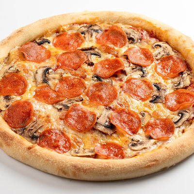 Пепперони и грибы 26 см традиционное тесто в Империя пиццы по цене 415 ₽