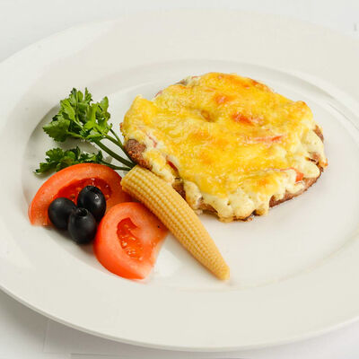 Свинина под сырной корочкой в БамБуши по цене 385