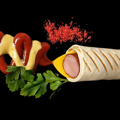 Две сосиски куриные в лаваше с двойным сыром чеддер и соусами в Гриль вагон по цене 300 ₽