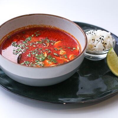 Суп Том ям с морепродуктами в Моё место по цене 638 ₽