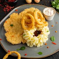 Шницель куриный с луковыми кольцами в Сытый Лось