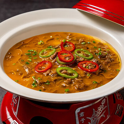 Говядина с овощами в кисло-остром соусе в Soluxe Club по цене 2500 ₽