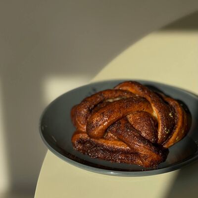 Скандинавская булочка в Zanoza Open Bar по цене 300 ₽