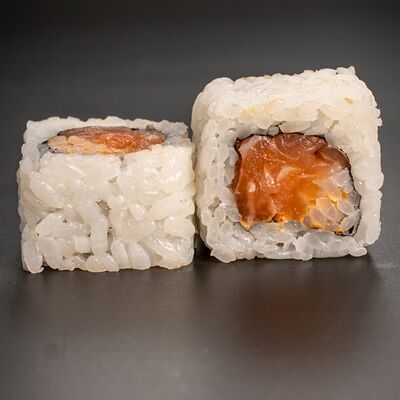 Острый с лососем в Сакура по цене 560 ₽