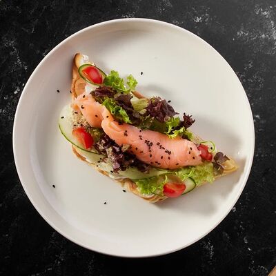 Вафля с лососем в Anooka по цене 560 ₽