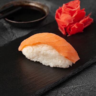 Суши лосось в SushiHit по цене 95 ₽