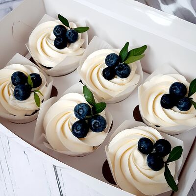 Капкейки с голубикой в Премиум торт по цене 2400 ₽