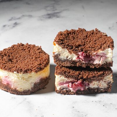 Ватрушка с творогом и вишней в Кэрри по цене 340