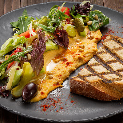 Салат с хумусом в Goodman по цене 550